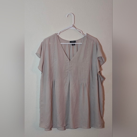 Jones & Co. Tops - Jones & Co Polka Dot Blouse Plus Size V Neck Flutter Sleeve Lightweight Top 3X